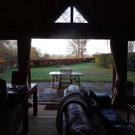 Idyllic Log Cabin Near Stratford Upon Avon Exterior foto