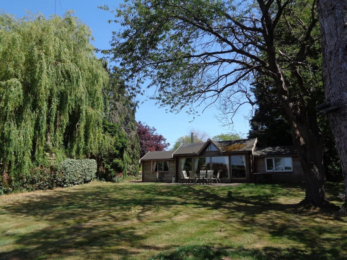 Idyllic Log Cabin Near Stratford Upon Avon Exterior foto