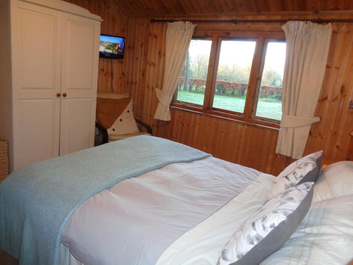 Idyllic Log Cabin Near Stratford Upon Avon Exterior foto